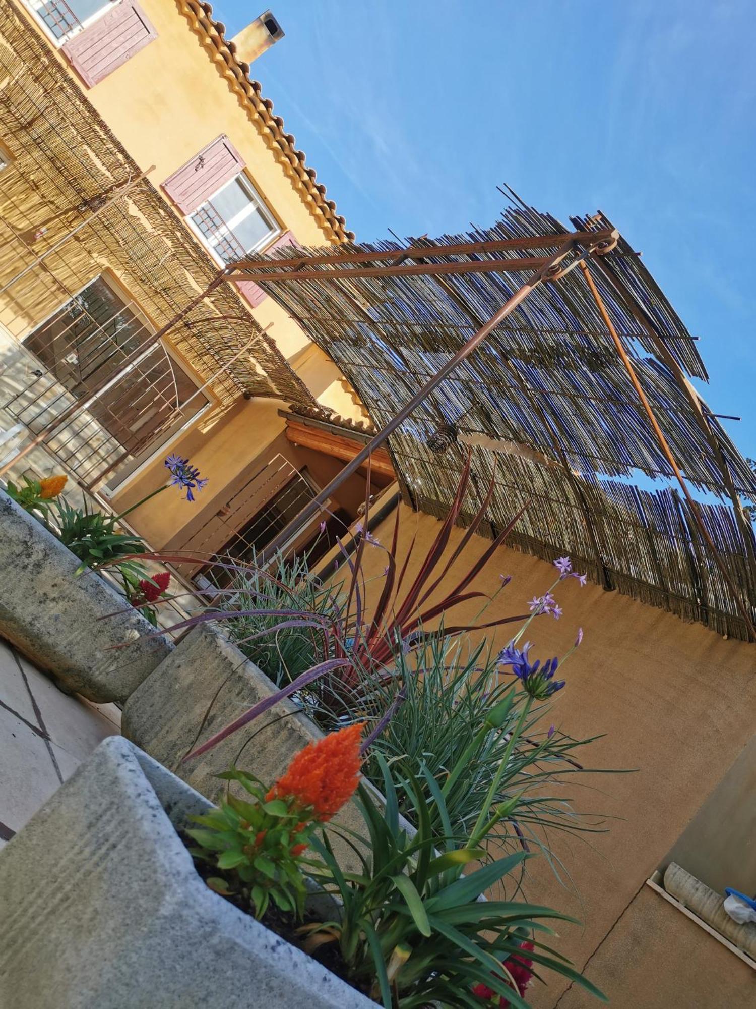 דירות וואלנסול Studio 25M2 Avec Piscine Et Spa, Proche Iter Et Cadarache מראה חיצוני תמונה
