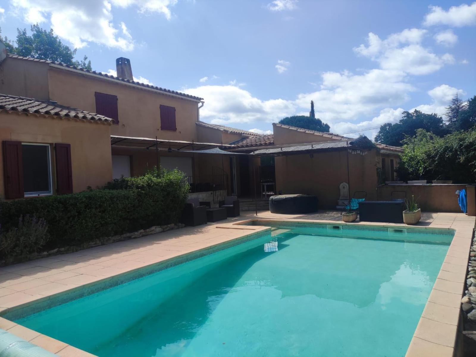 דירות וואלנסול Studio 25M2 Avec Piscine Et Spa, Proche Iter Et Cadarache מראה חיצוני תמונה