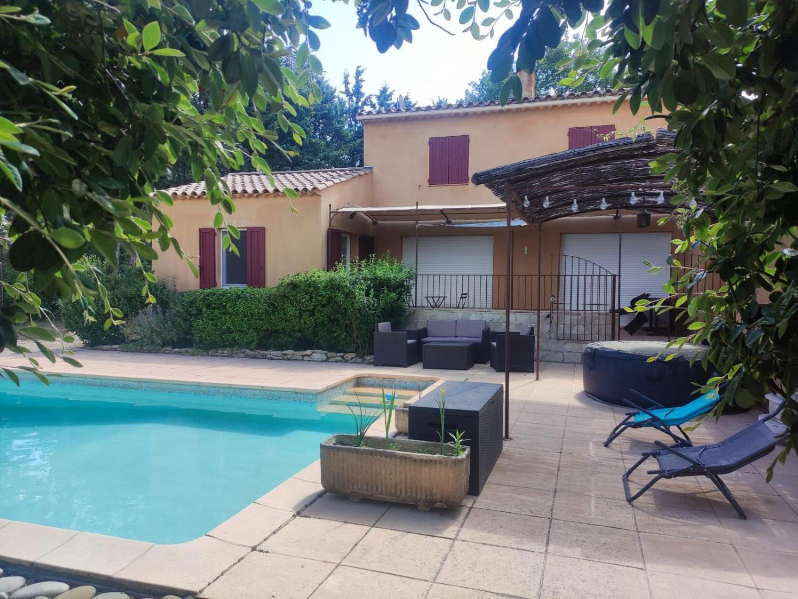 דירות וואלנסול Studio 25M2 Avec Piscine Et Spa, Proche Iter Et Cadarache מראה חיצוני תמונה